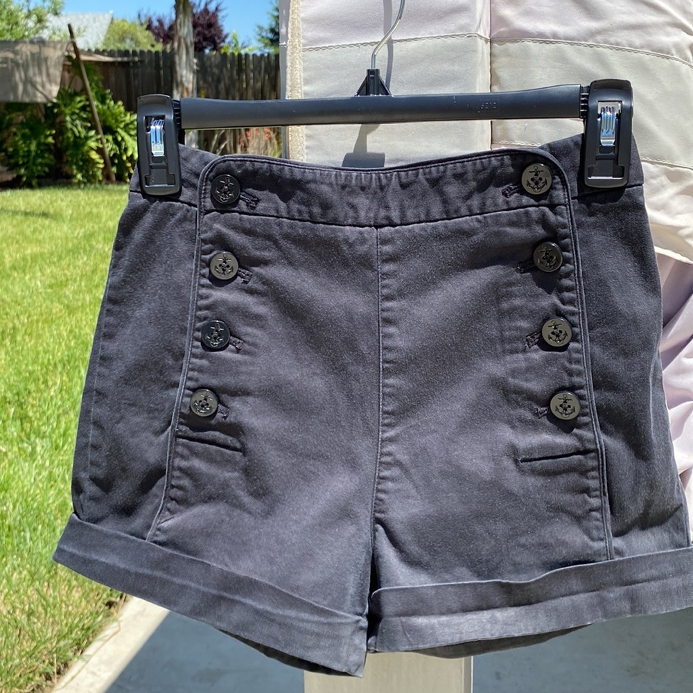 Talula Sailor Shorts High-Waisted Button On Black